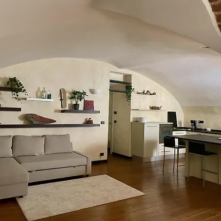 Charming 16th-century Flat In The Heart Of