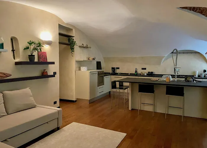 Charming 16th-century Flat In The Heart Of