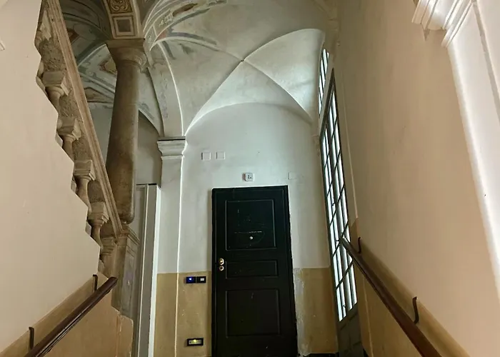 Charming 16th-century Flat In The Heart Of *