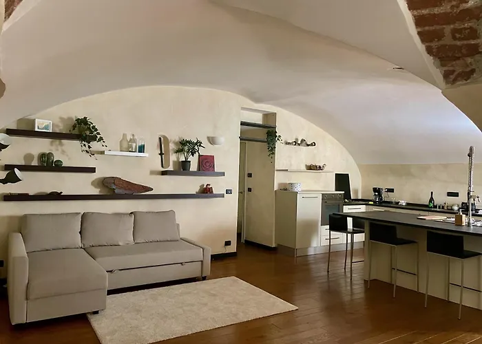 Charming 16th-century Flat In The Heart Of
