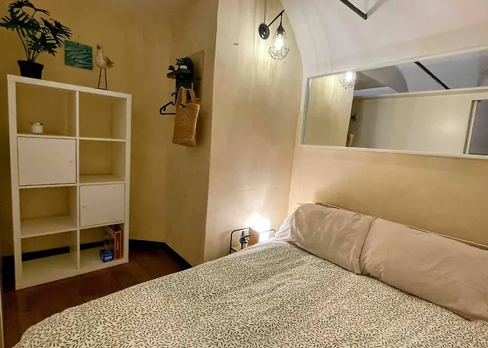 Charming 16th-century Flat In The Heart Of Genua
