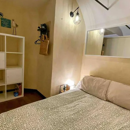 Charming 16th-century Flat In The Heart Of Genua